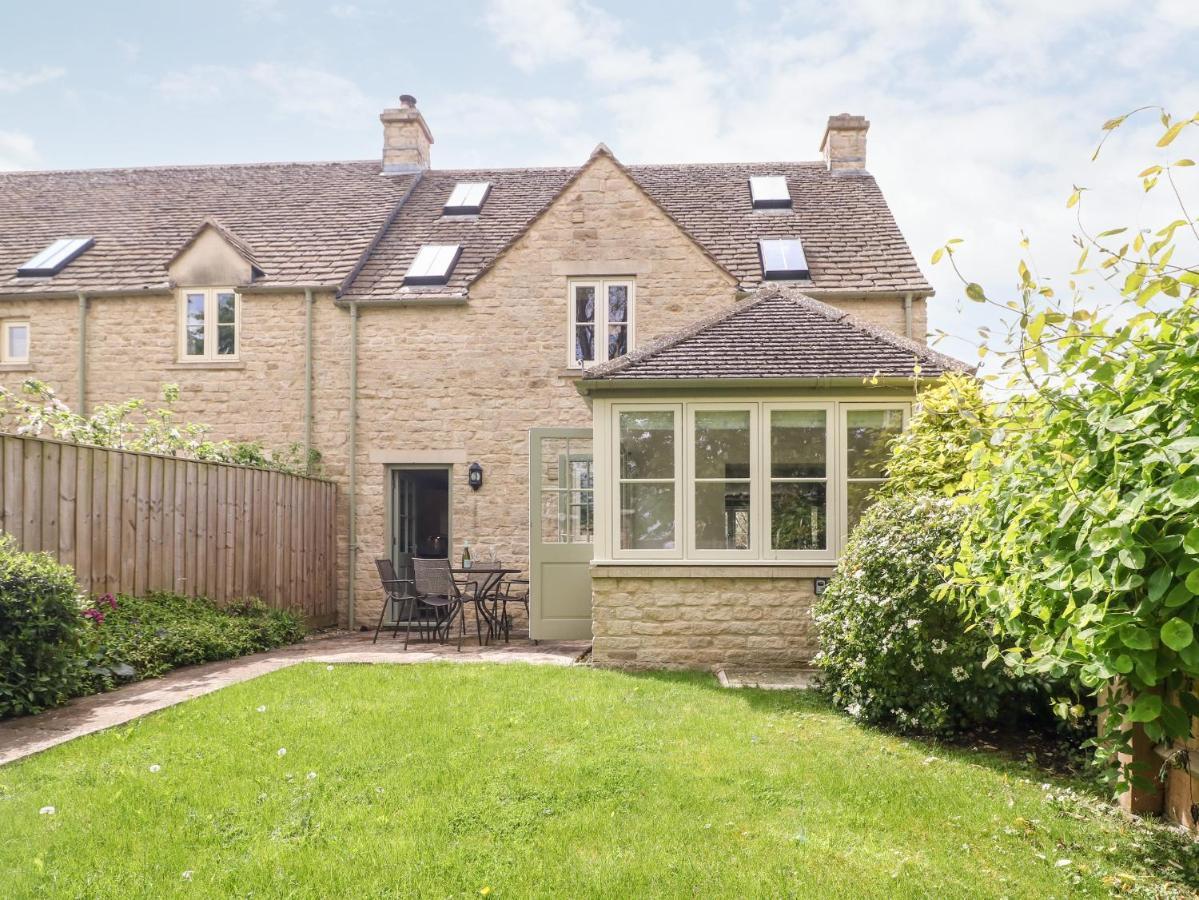 3 Painters Field Villa Cirencester Exterior photo