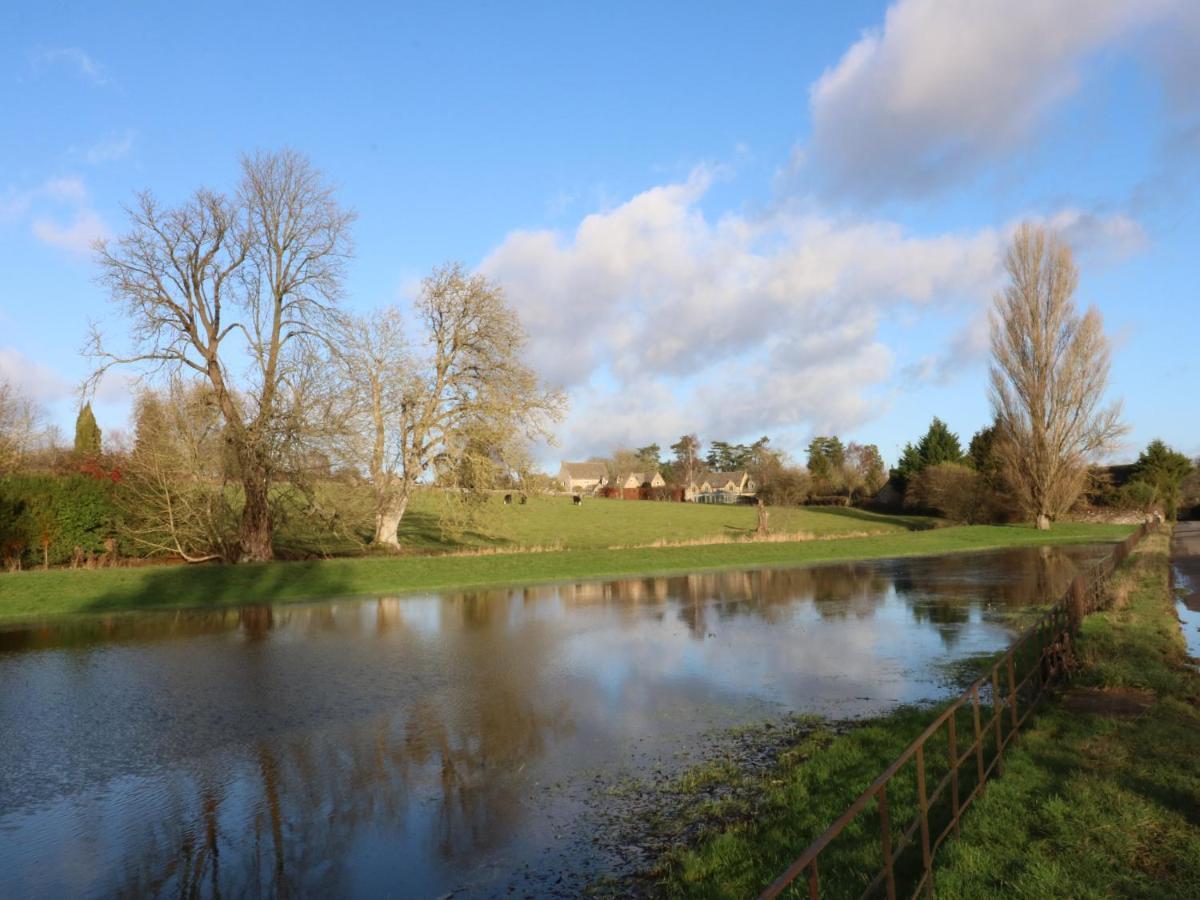 3 Painters Field Villa Cirencester Exterior photo