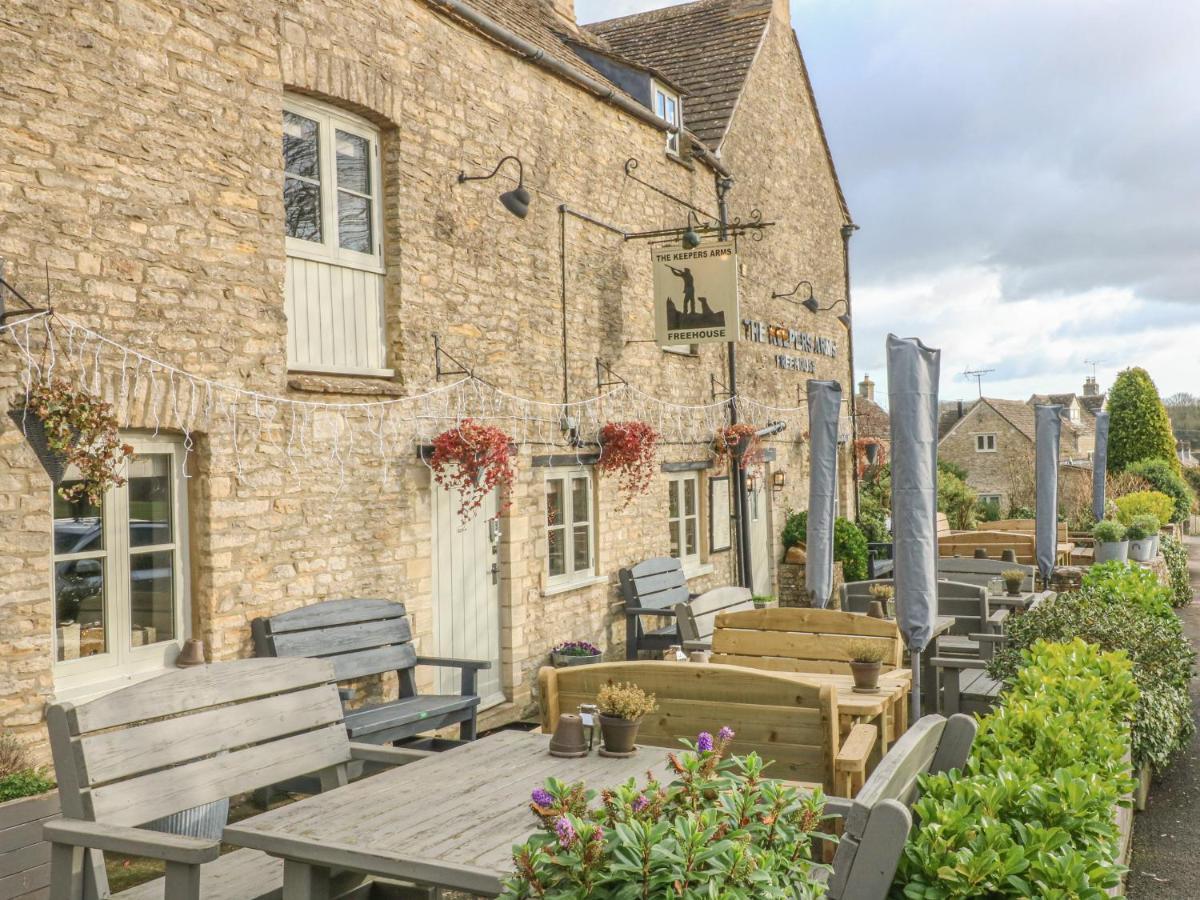 3 Painters Field Villa Cirencester Exterior photo